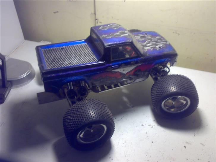 Off-Roader Traxxa's E-Maxx ALU billede 4