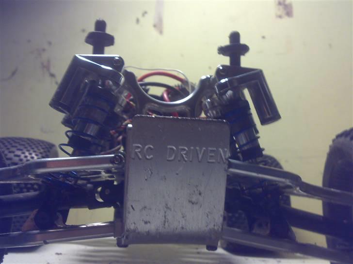 Off-Roader Traxxa's E-Maxx ALU billede 8
