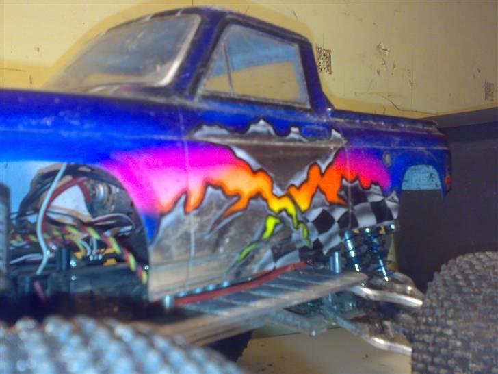 Off-Roader Traxxa's E-Maxx ALU billede 11