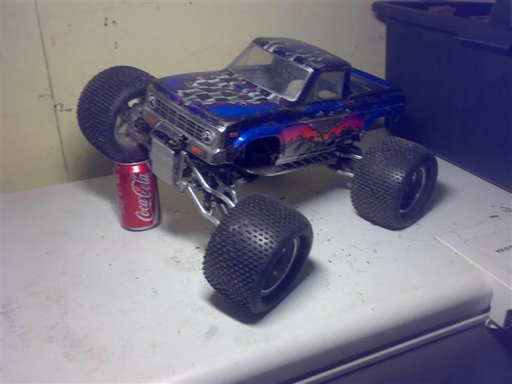 Off-Roader Traxxa's E-Maxx ALU billede 12