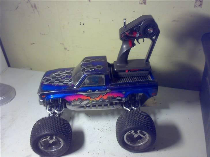 Off-Roader Traxxa's E-Maxx ALU billede 13