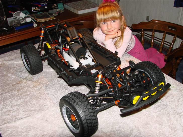 Buggy HPI BAJA 5T - Lige kommet ud af kassen . ret stor i forhold til min datter billede 3