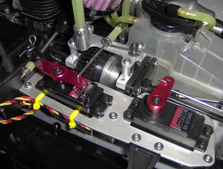 Bil Kyosho Inferno GT Nissan - Gear´et og HiTec servoerne. billede 17