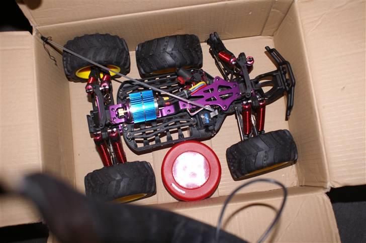 Truck Xmissile PRO Brushless - Sådan skal den transporteres til odense..Ind til Morfars..:D billede 14