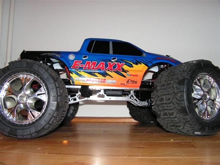 Off-Roader Traxxas E-maxx  billede 1