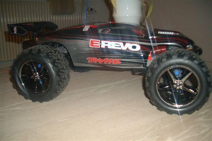 Bil E-Revo billede 1