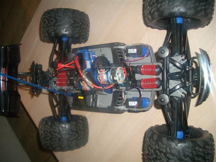 Bil E-Revo billede 6