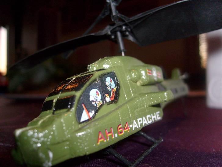 Helikopter AH.64-apache ``crashed`` billede 1