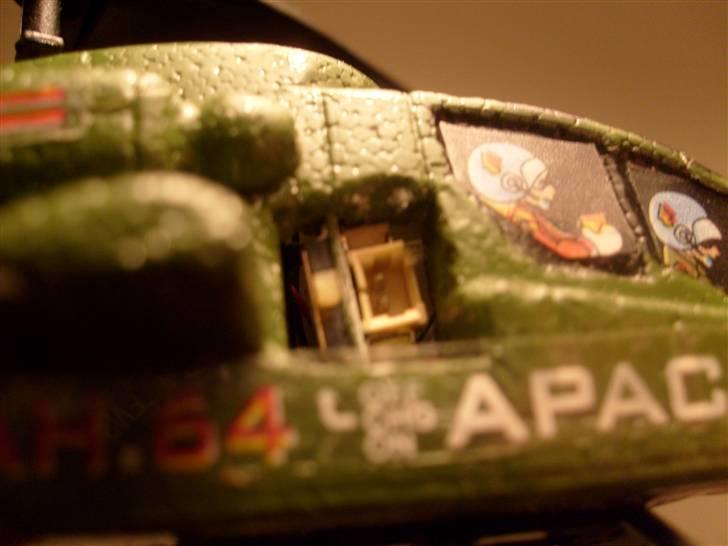 Helikopter AH.64-apache ``crashed`` billede 3