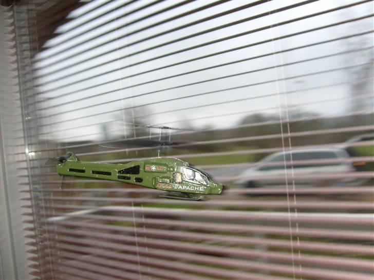 Helikopter AH.64-apache ``crashed`` billede 12