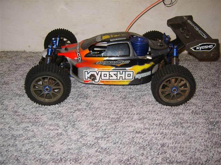 Buggy kyosho inferno (solgt)7,5 billede 5