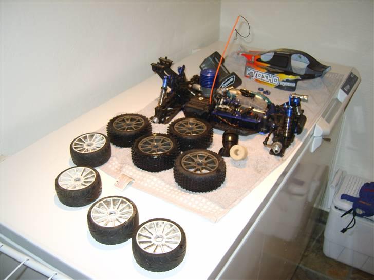 Buggy kyosho inferno (solgt)7,5 billede 7