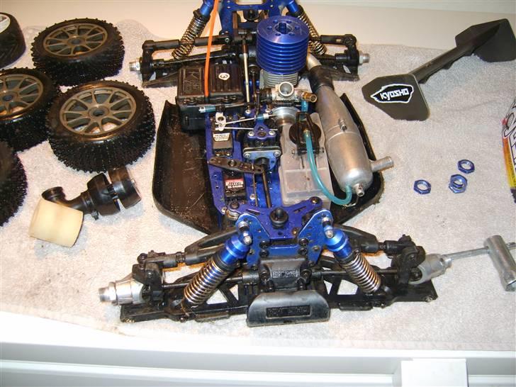 Buggy kyosho inferno (solgt)7,5 billede 10