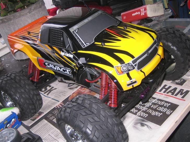 Truck HPI E-savage - Her den!       hvis du ikke har en bruger så brug dette link:                http://www.rcgalleri.dk/html/gal_visbil.asp?ID=25771&ipc=89658                                                                                                           billede 1