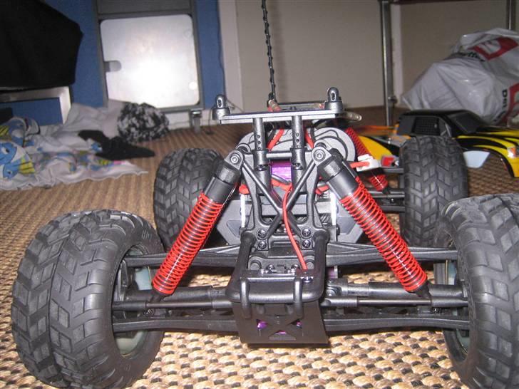 Truck HPI E-savage - Forfra billede 8