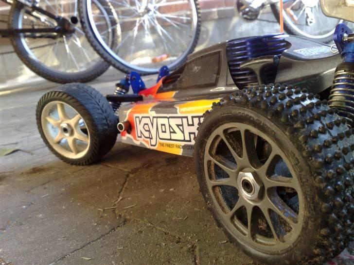 Buggy kyosho inferno mp 7.5 billede 1