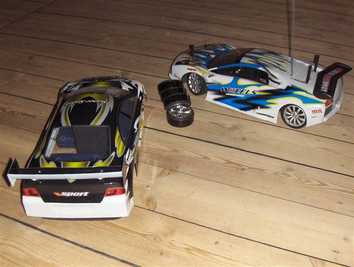 Bil HBX GTR CoolFire - Jeg ved ikke helt hvilken bil standardkarosseriet er, men det er fedt. Til gengøld er jeg Lambo freak. billede 4