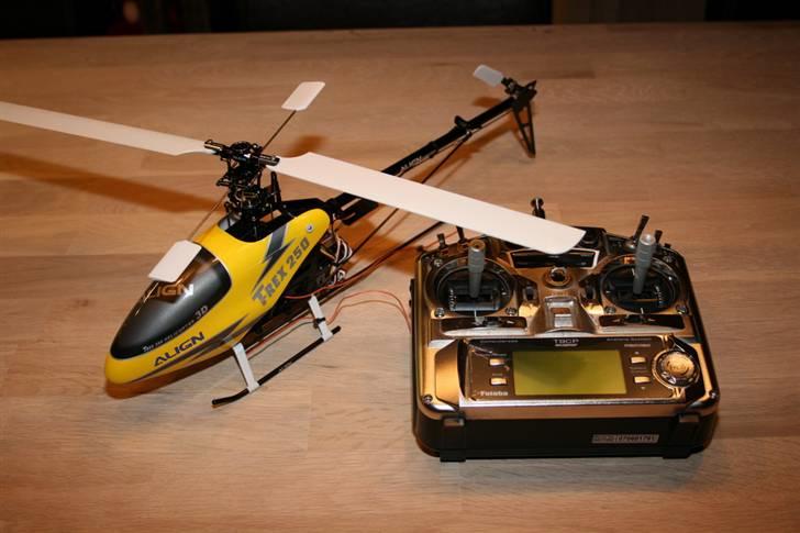 Helikopter T-rex 250 (solgt) billede 10