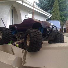 Off-Roader Savage s27 BYTTET