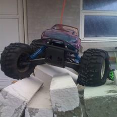 Off-Roader Savage s27 BYTTET