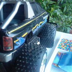 Bil Nikko monster truck