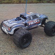 Truck Traxxas Revo 3,3 TRX