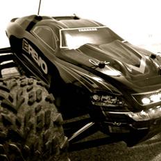 Off-Roader E-Revo MAMBA MONSTER