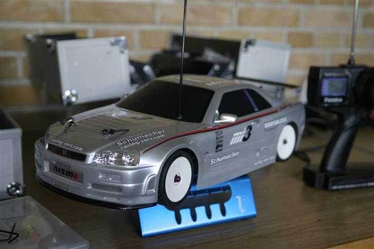 Bil Schumacher Mi3 - Mit første karos, og da bilen var forholdsvis ny og mit værkstedsbord billede 2