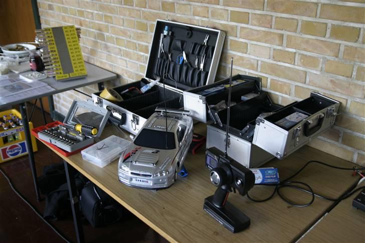 Bil Schumacher Mi3 - Mit første karos, og da bilen var forholdsvis ny og mit værkstedsbord billede 4