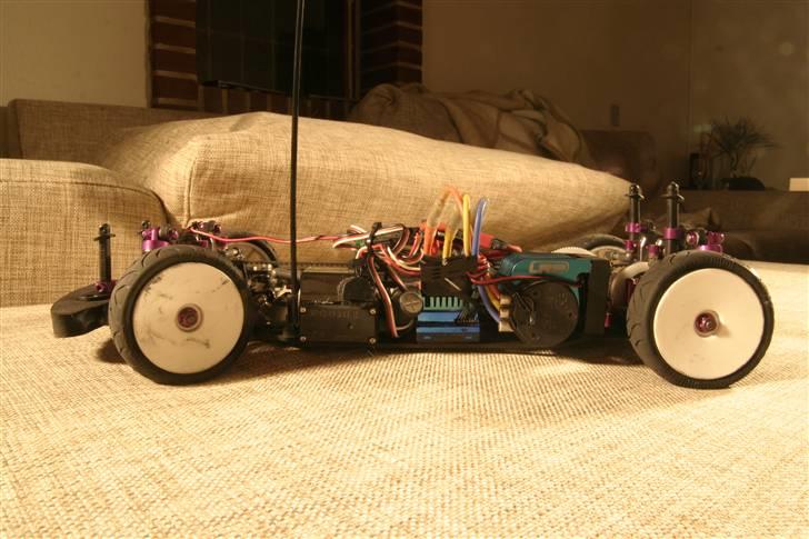 Bil Schumacher Mi3 - blien set fra siden uden karos billede 20