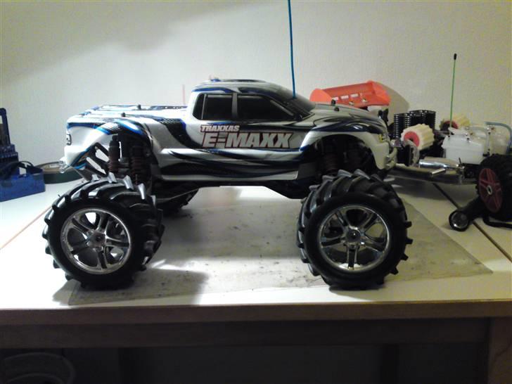 Off-Roader traxxas e-maxx 3905 solgt billede 3