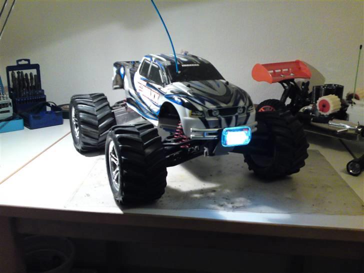 Off-Roader traxxas e-maxx 3905 solgt billede 4