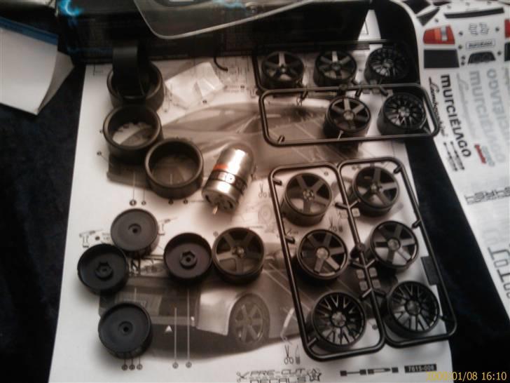 Bil V-MAX Driftcar  - De nye fælge skal vælges og samles billede 18