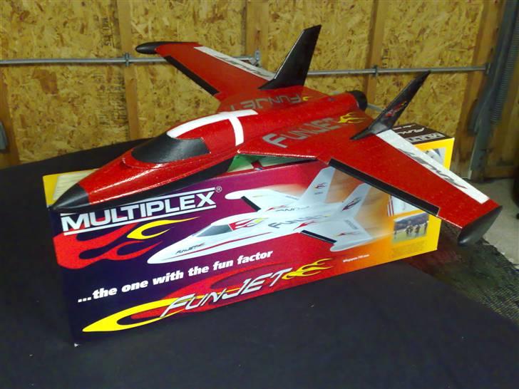 Fly FunJET R.I.P - FunJet i lidt andre farver end std farven hvid billede 1