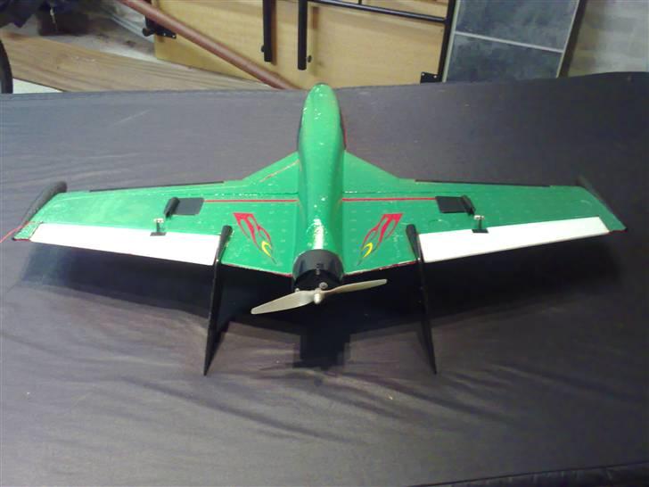 Fly FunJET R.I.P - Grøn på maven billede 13