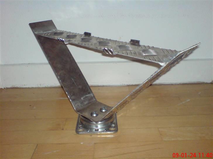 Bil Savage 25 Limited Edition - Har lavet mig en stander der kan dreje rundt så er det meget nemmere at lave rep. på bilen billede 5