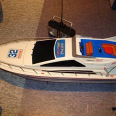 Båd V-500 powerboat