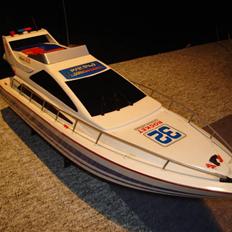 Båd V-500 powerboat