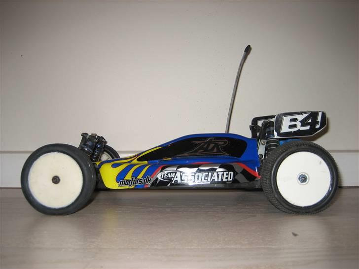 Buggy B4 Brushless  billede 1