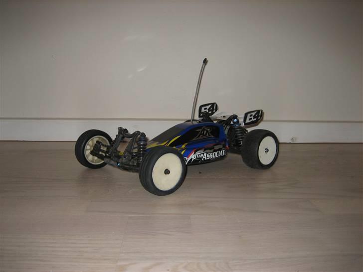 Buggy B4 Brushless  billede 2
