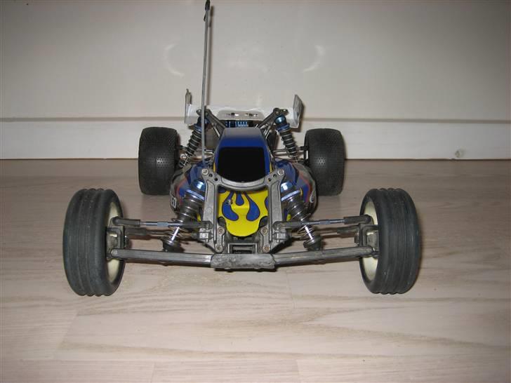 Buggy B4 Brushless  billede 3