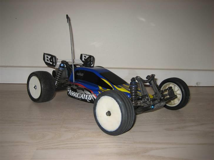 Buggy B4 Brushless  billede 4