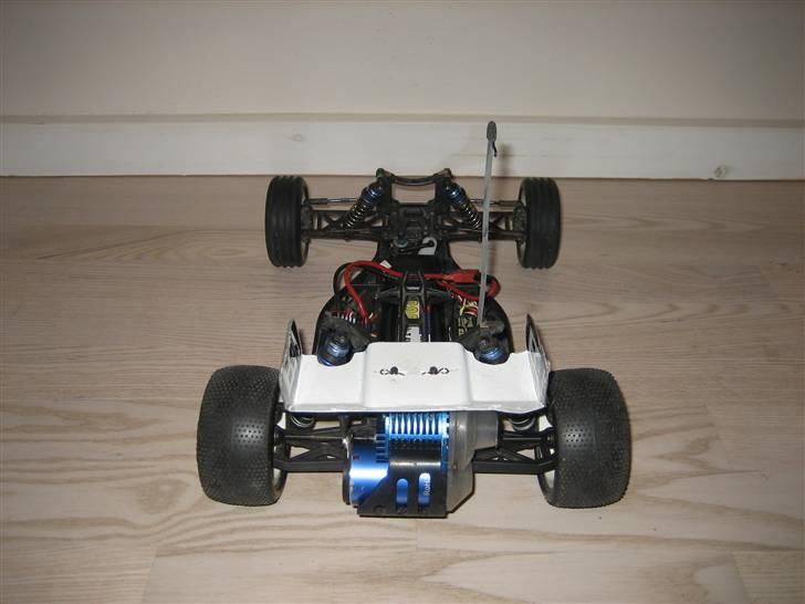Buggy B4 Brushless  billede 14