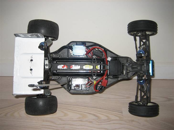 Buggy B4 Brushless  billede 16