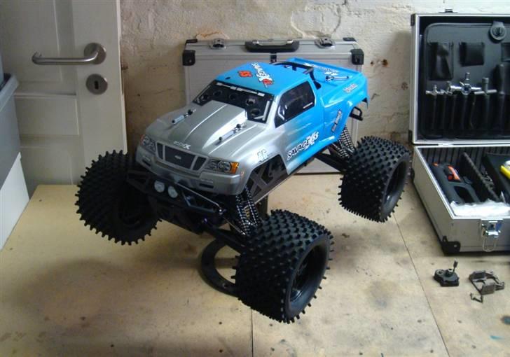 Truck HPI Savage X SS, RB TM728 - Min Savage X SS forfra (Maler resultatet blev desværre ikke helt, som planlagt). billede 1