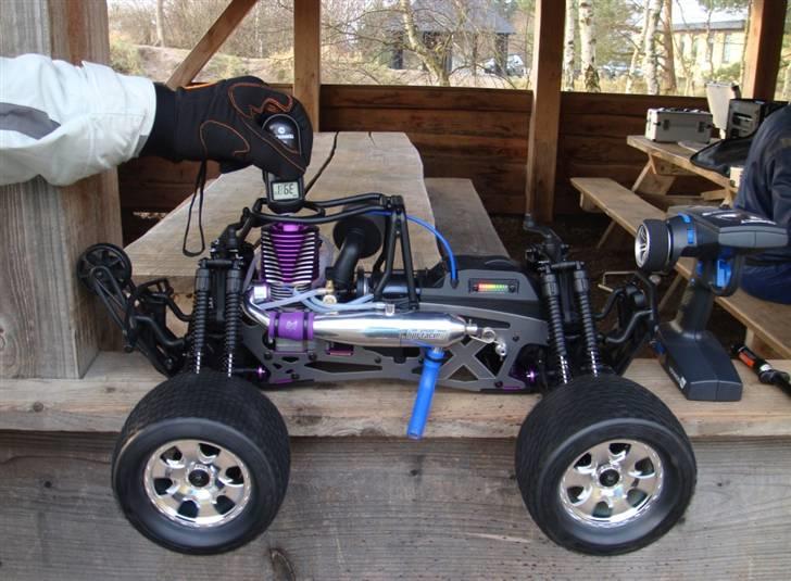 Truck HPI Savage X SS, RB TM728 - Så er tilkøringen i fuld gang (Første tank – Tjekker lige temperaturen efter). billede 13