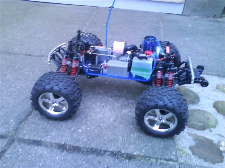 Truck Traxxas T-maxx 3,3 - lige efter tilkørsel billede 2