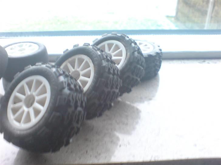 Buggy Team Associated rc18b - Proline Hawg dæk, de river sig fast! billede 12