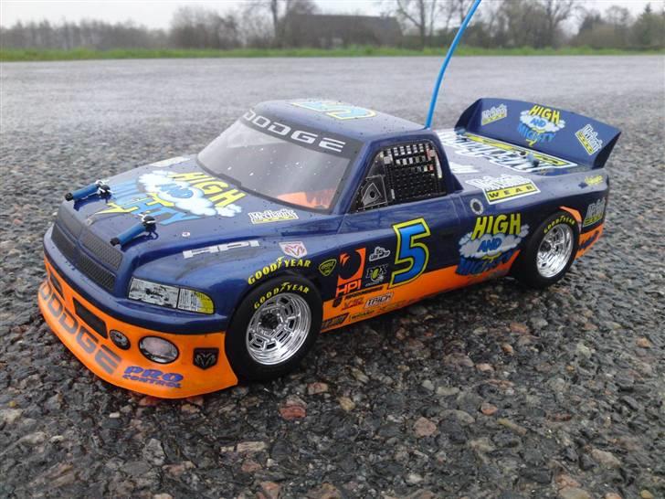 Bil HPI RS4 Pro 3 Dodge Ram 5 - HPI RS4 Pro 3 Nascar Craftsman Truck Series Dodge Ram 3500 High And Mighty 5 billede 1