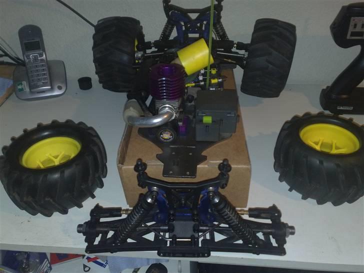 Off-Roader HSP Tornado (byttede) - Av av, nu jeg lettere skildt af, jeg er lidt i stykker billede 11